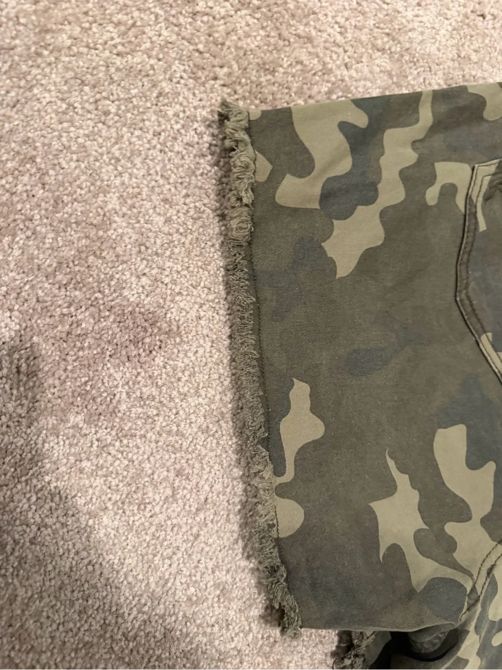 KUT from the Kloth Jenna Camo Utility Shorts 18 Stretch Cutoff Frayed High Rise